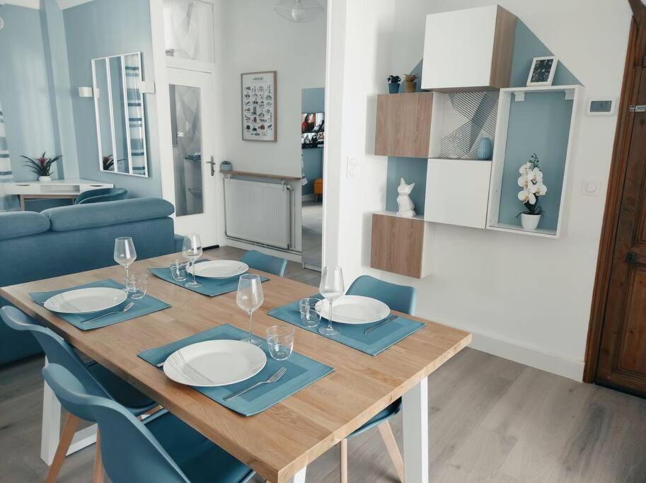 Maison Amienoise Avec Terrasse Et Jardinet Hébergement de vacances Amiens